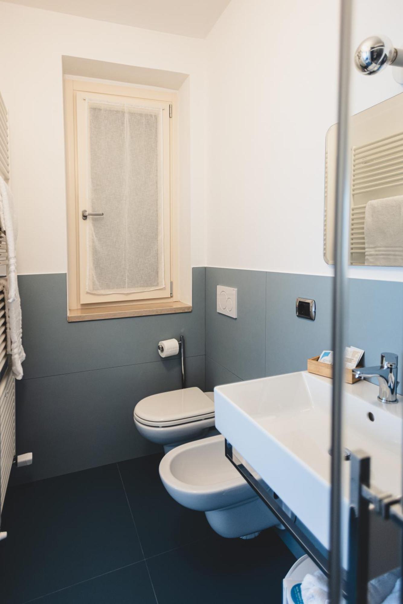 Piazza Verdi B&B Васто Екстериор снимка