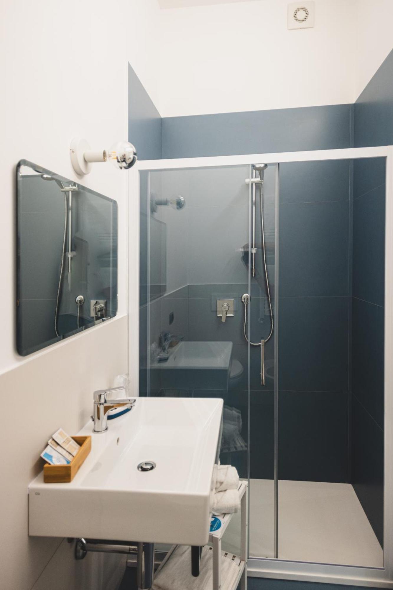 Piazza Verdi B&B Васто Екстериор снимка