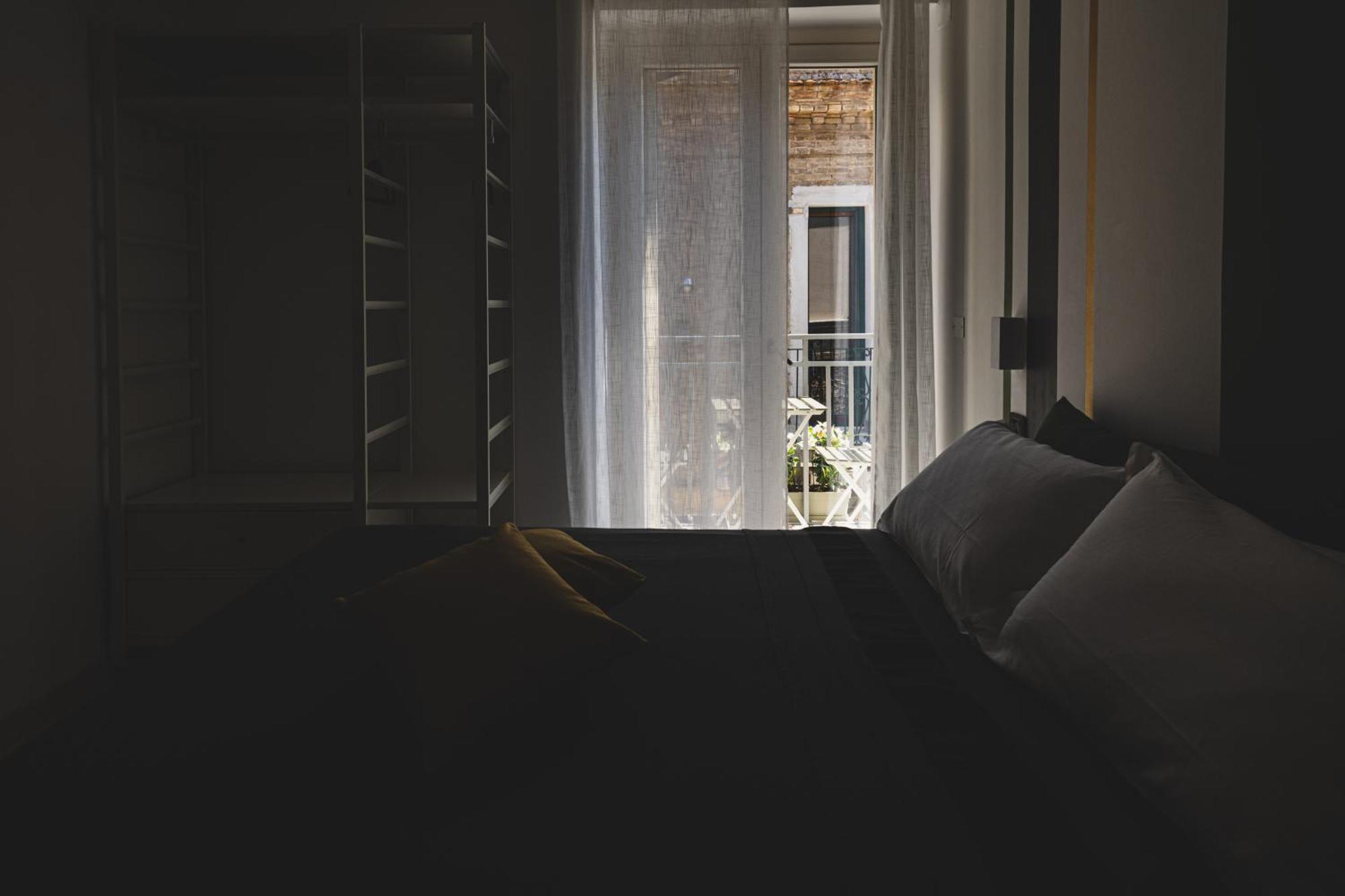 Piazza Verdi B&B Васто Екстериор снимка