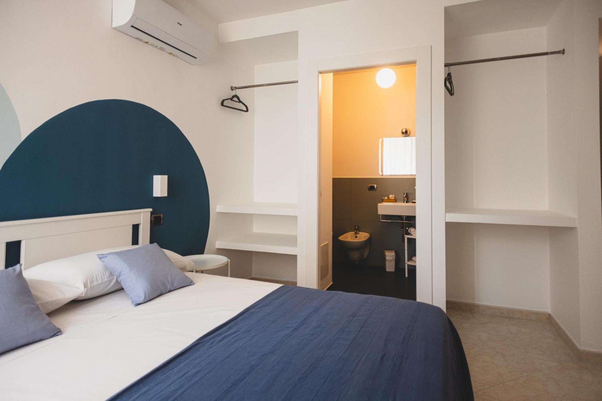 Piazza Verdi B&B Васто Екстериор снимка