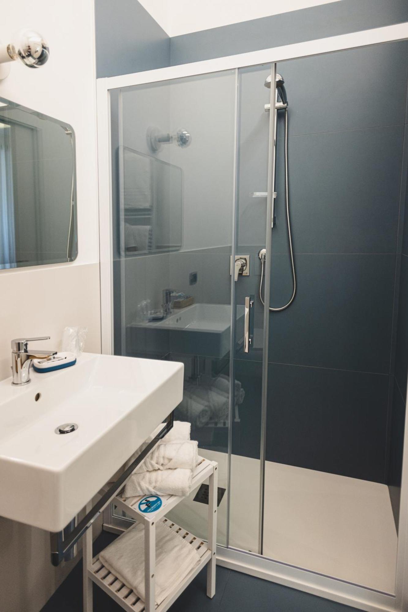 Piazza Verdi B&B Васто Екстериор снимка