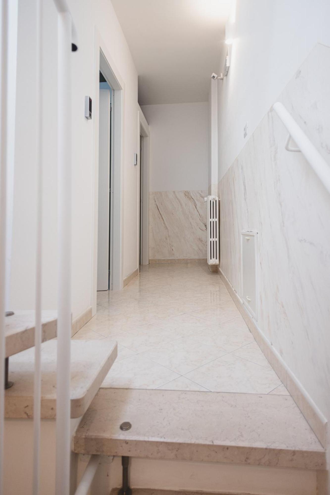 Piazza Verdi B&B Васто Екстериор снимка